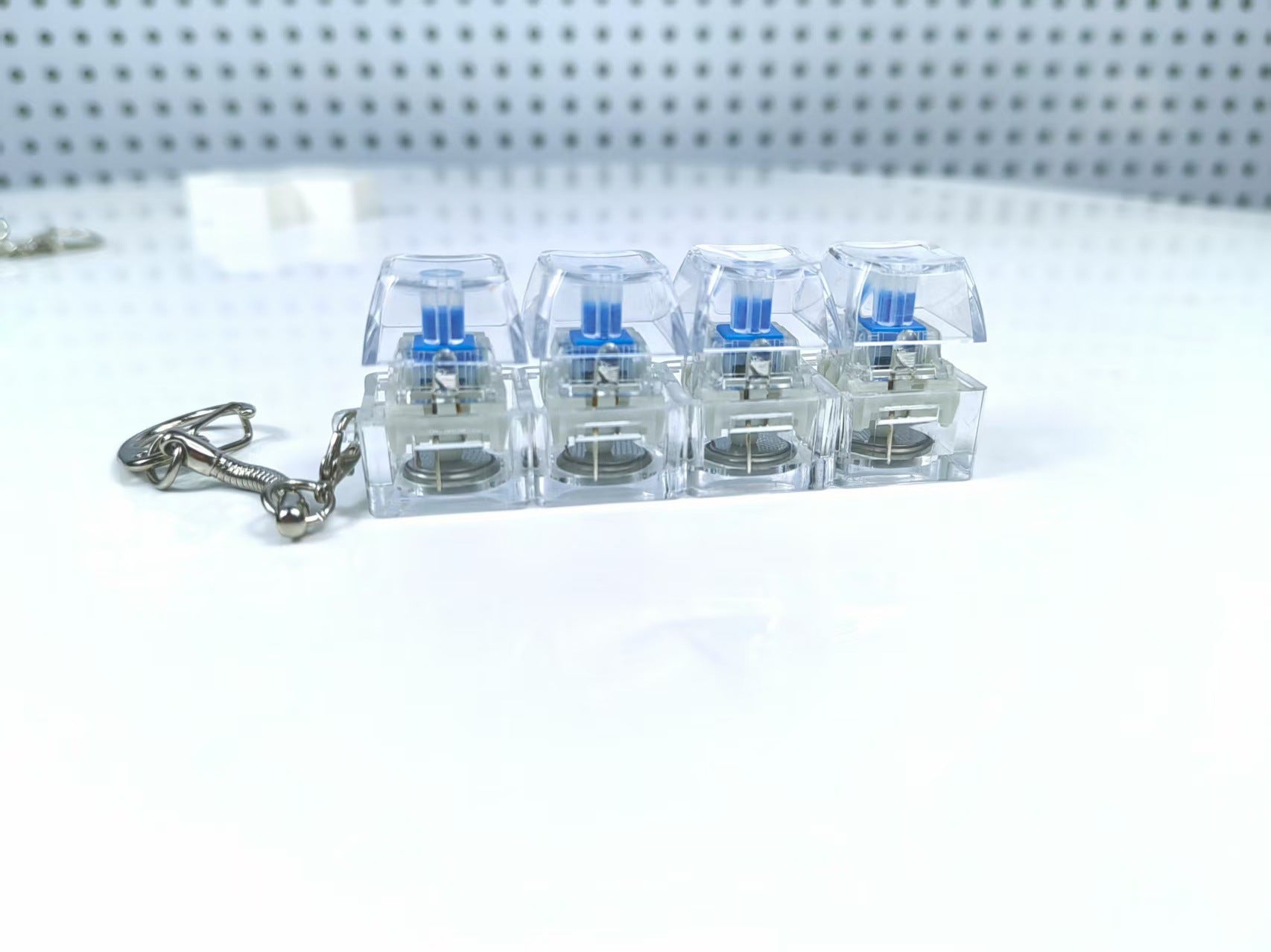 Mechanical Keyboard Keychain – Luminous Transparent Crystal Toy